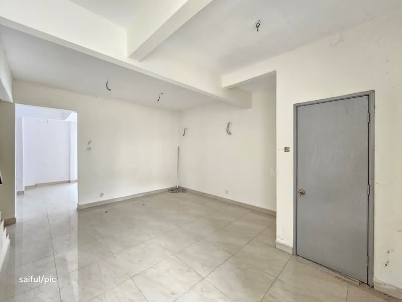 2-storey Terraced House for Sale in Bukit Jelutong (Shah Alam) - SAIFUL HELMI - Interior - PropertyGuru.com.my