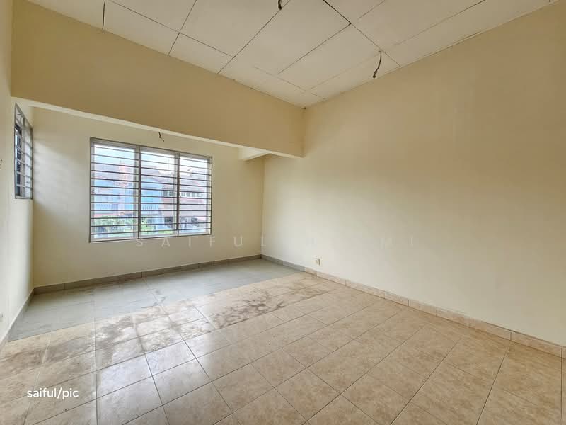 2-storey Terraced House for Sale in Bukit Jelutong (Shah Alam) - SAIFUL HELMI - Interior - PropertyGuru.com.my