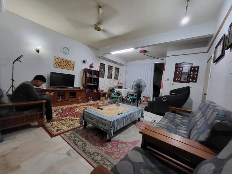 1.5-storey Terraced House for Sale in Bandar Tasik Puteri (Rawang) - Jessie Wong - Living Room - PropertyGuru.com.my