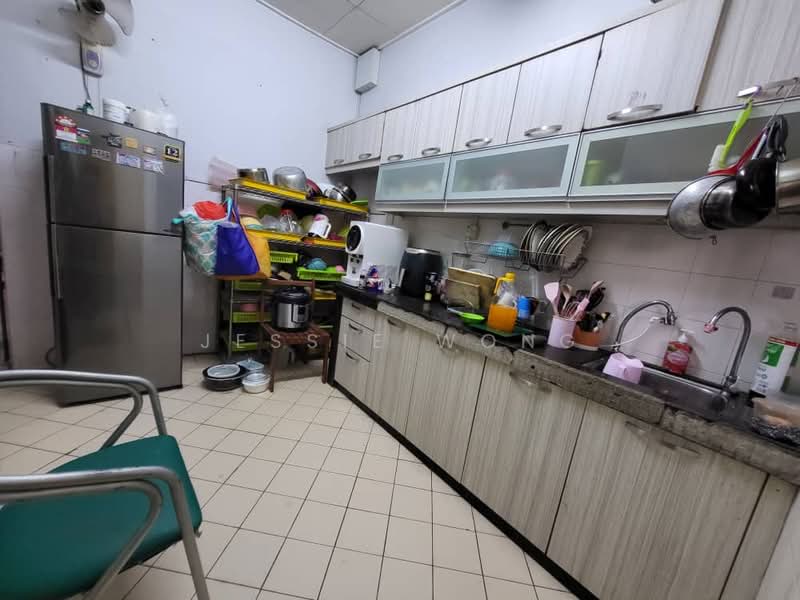 1.5-storey Terraced House for Sale in Bandar Tasik Puteri (Rawang) - Jessie Wong - Kitchen - PropertyGuru.com.my