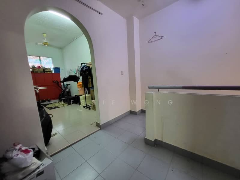 1.5-storey Terraced House for Sale in Bandar Tasik Puteri (Rawang) - Jessie Wong - Interior - PropertyGuru.com.my