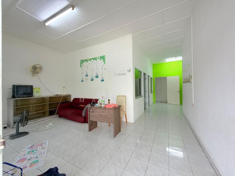 Rumah Berkembar untuk Dijual di Kampung Masjid Lama (Kluang) - May Tan - PropertyGuru.com.my