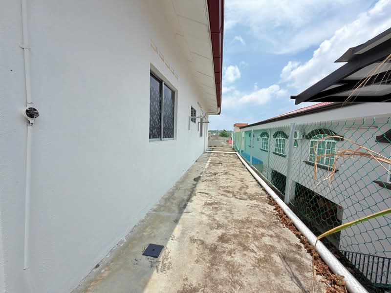 Rumah Berkembar untuk Dijual di Kampung Masjid Lama (Kluang) - May Tan - PropertyGuru.com.my