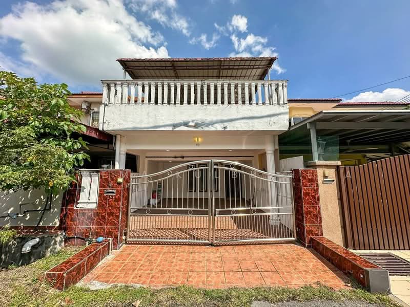 2-storey Terraced House for Sale in Seri Kembangan (Selangor) - Zarema Kulbuzheva - Exterior - PropertyGuru.com.my