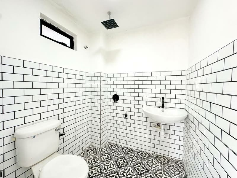2-storey Terraced House for Sale in Seri Kembangan (Selangor) - Zarema Kulbuzheva - Bathroom - PropertyGuru.com.my