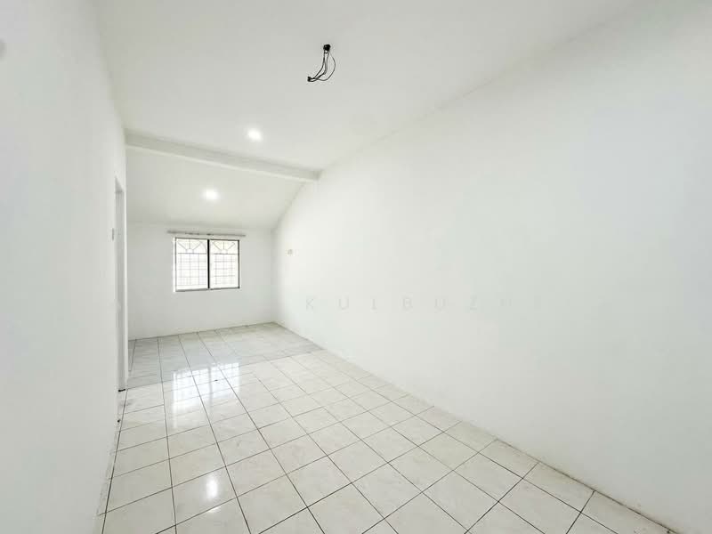 2-storey Terraced House for Sale in Seri Kembangan (Selangor) - Zarema Kulbuzheva - Interior - PropertyGuru.com.my