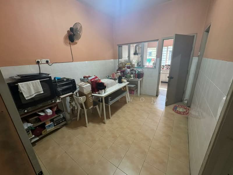 Rumah Teres 2 Tingkat untuk Dijual di Taman Tun Perak (Rawang) - Jessie Wong - Kitchen - PropertyGuru.com.my