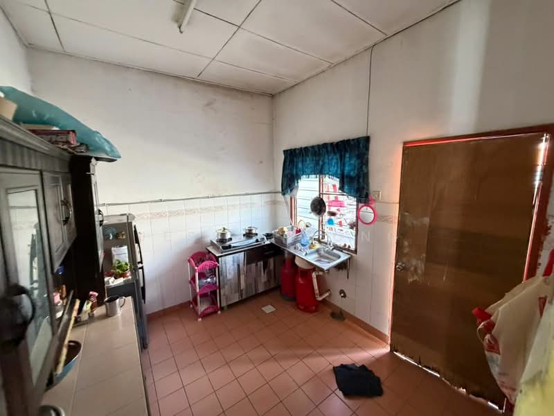 1-storey Terraced House for Sale in Taman Velox (Rawang) - Jessie Wong - Kitchen - PropertyGuru.com.my