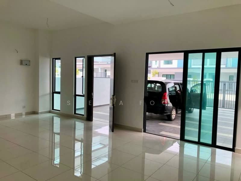 Semi-Detached House for Rent in Dengkil (Selangor) - Stella Foo - Living Room - PropertyGuru.com.my
