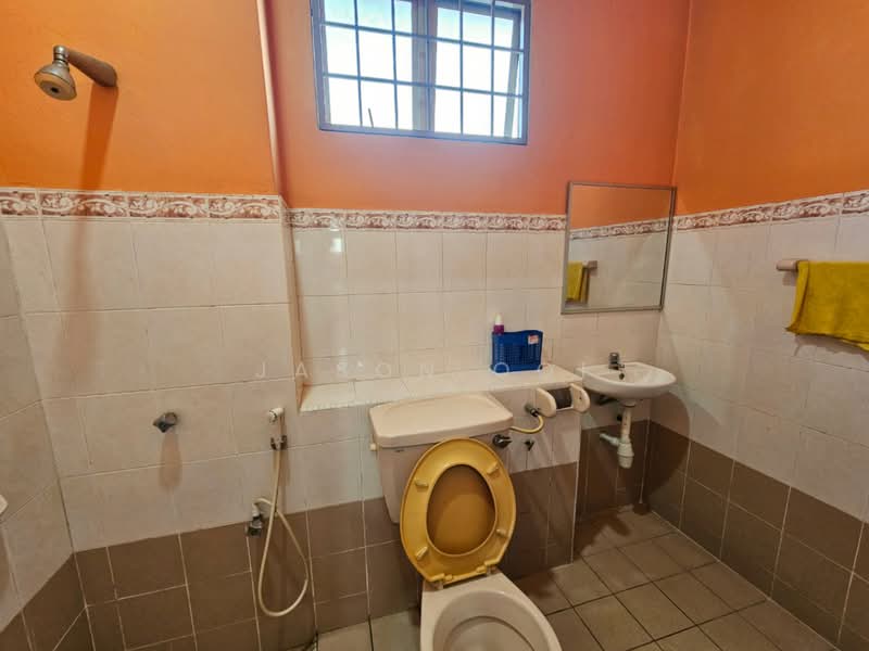 Rumah Teres 2 Tingkat untuk Dijual di Putra Permai (Subang Jaya) - Jason Ooi - Bathroom - PropertyGuru.com.my