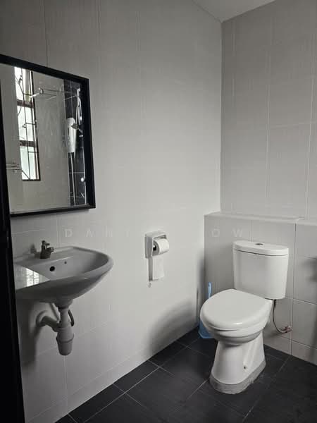 Rumah Teres untuk Dijual di Taman Semenyih Mewah (Semenyih) - Daniel Low - Bathroom - PropertyGuru.com.my