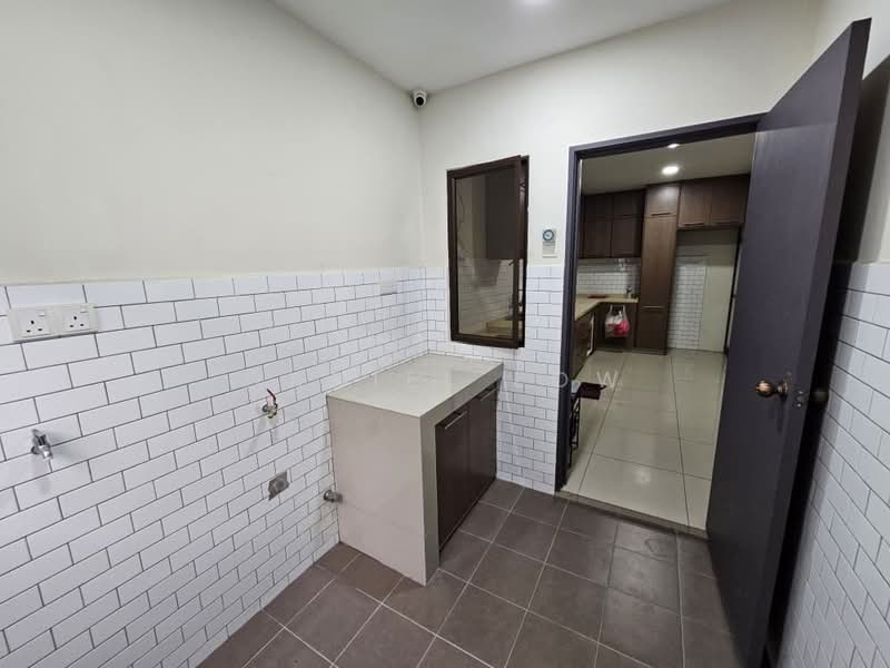 Rumah Teres untuk Dijual di Taman Semenyih Mewah (Semenyih) - Daniel Low - Kitchen - PropertyGuru.com.my