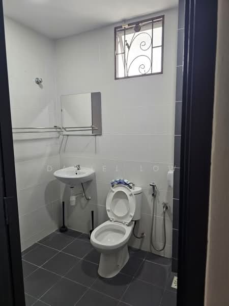 Rumah Teres untuk Dijual di Taman Semenyih Mewah (Semenyih) - Daniel Low - Bathroom - PropertyGuru.com.my