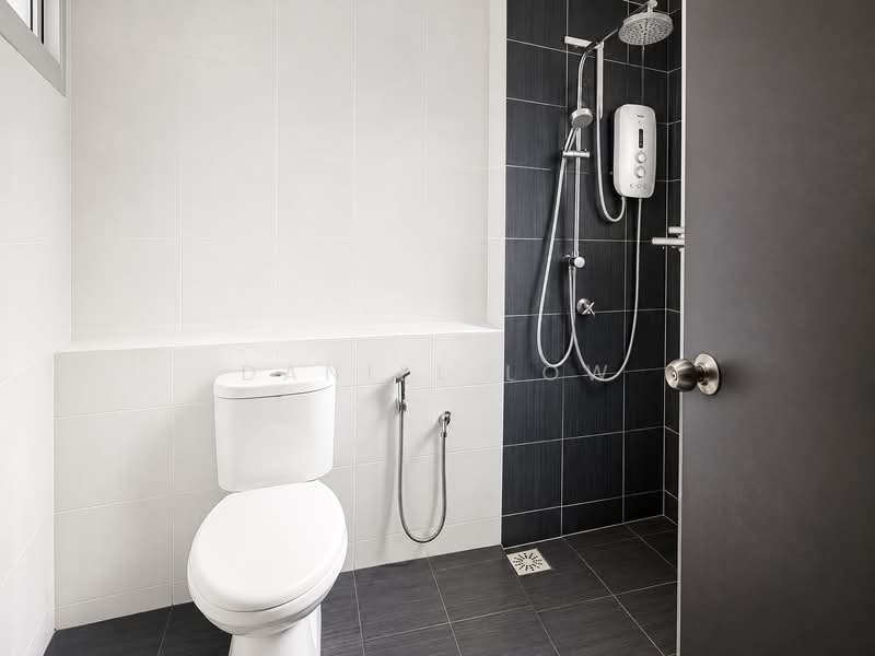 Terraced House for Sale in Taman Semenyih Mewah (Semenyih) - Daniel Low - Bathroom - PropertyGuru.com.my