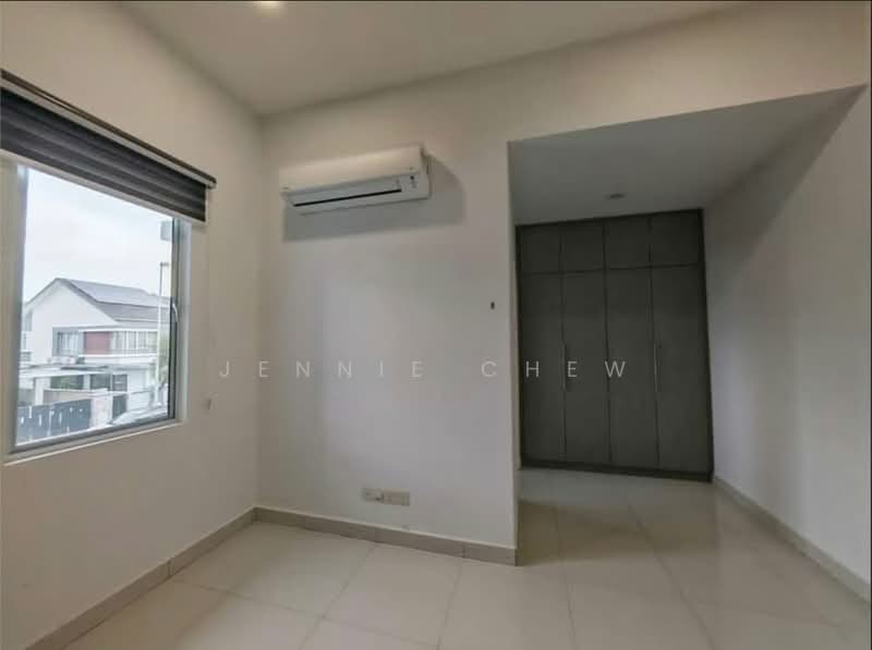 Semi-Detached House for Sale in Ambang Botanic (Klang) - Jennie Chew - Bedroom - PropertyGuru.com.my
