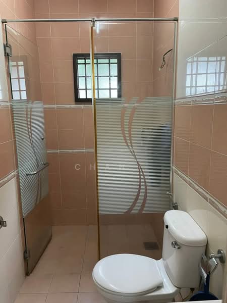 Rumah Berkembar untuk Dijual di Taman Gembira (Jalan Klang Lama (Old Klang Road)) - Chan . - Bathroom - PropertyGuru.com.my
