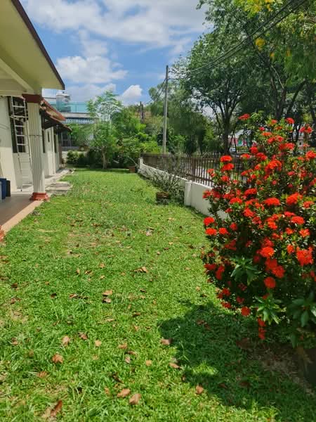 Rumah Berkembar untuk Dijual di Taman Gembira (Jalan Klang Lama (Old Klang Road)) - Chan . - Exterior - PropertyGuru.com.my
