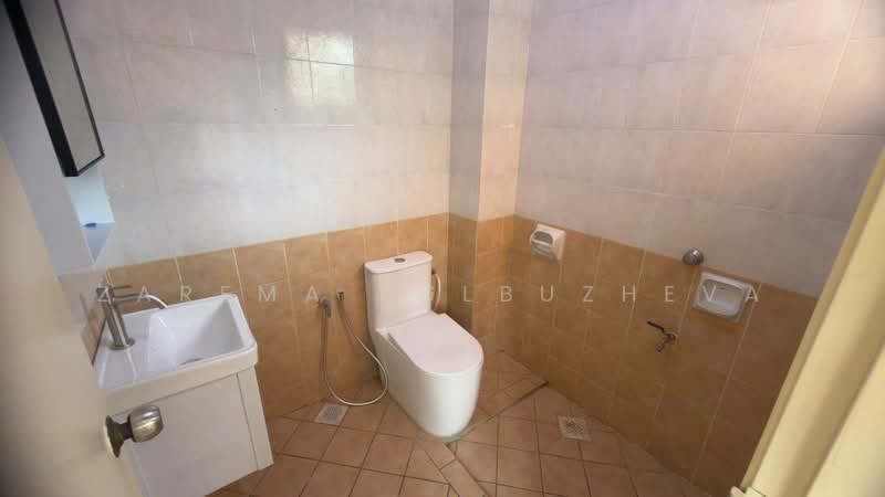 2-storey Terraced House for Sale in Bukit Jelutong (Shah Alam) - Zarema Kulbuzheva - Bathroom - PropertyGuru.com.my