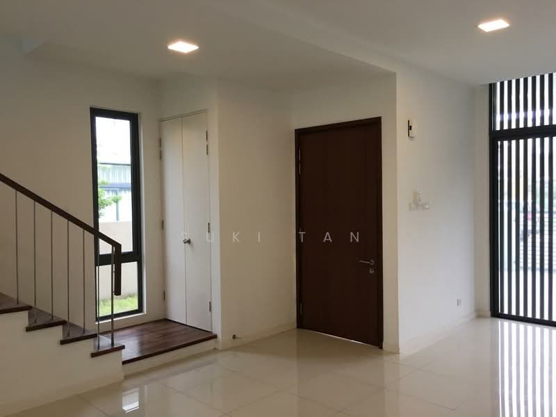 3-storey Terraced House for Rent in Lake Fields (Sungai Besi) - Suki Tan - Entrance - PropertyGuru.com.my