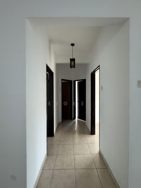 Condominium for Sale at Changkat View - PeiGee . - Corridor - PropertyGuru.com.my