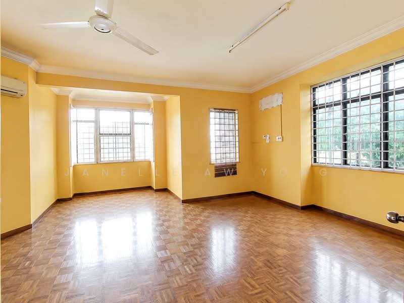 Semi-Detached House for Sale in Taman Perling (Perling) - Janelle Aw Yong - Living Room - PropertyGuru.com.my