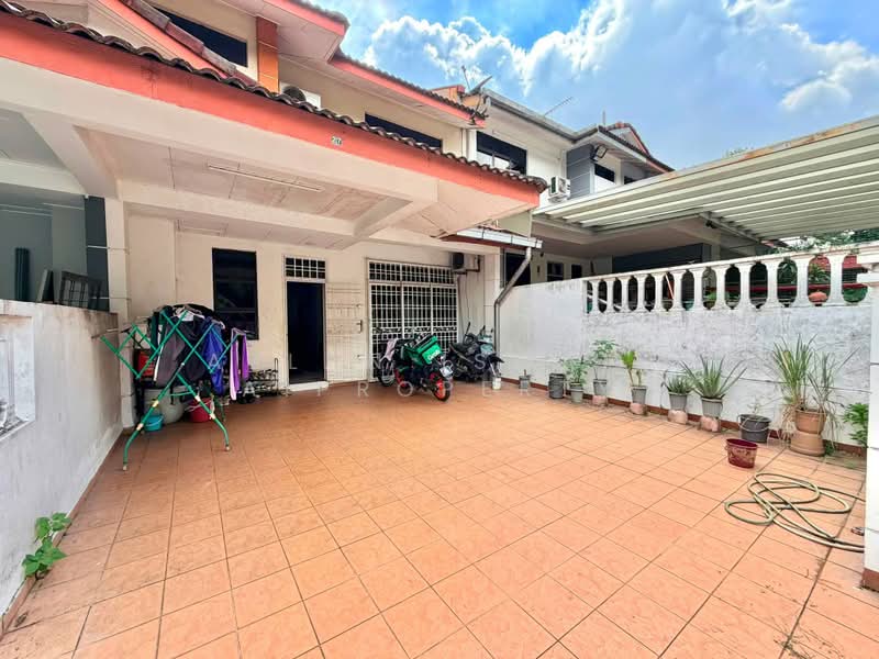 Rumah Teres 2 Tingkat untuk Dijual di Taman Desa Tebrau (Tebrau) - Azlan Ismail aiproperty - Exterior - PropertyGuru.com.my