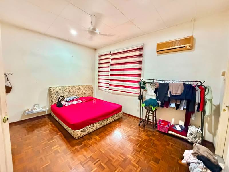 Rumah Teres 2 Tingkat untuk Dijual di Taman Desa Tebrau (Tebrau) - Azlan Ismail aiproperty - Bedroom - PropertyGuru.com.my
