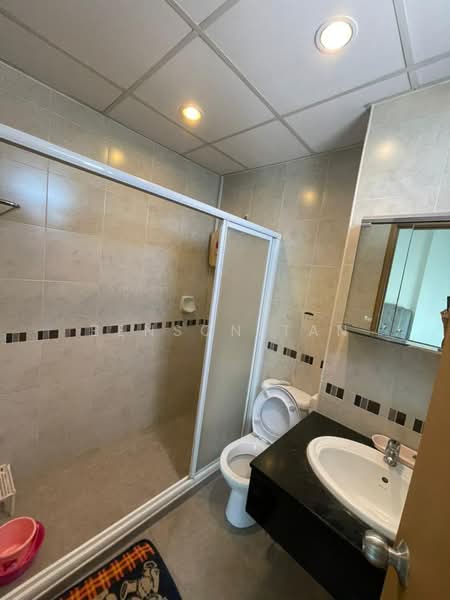 Kondominium untuk Disewa di Bayswater Resort Condominium - Benson Tan - Bathroom - PropertyGuru.com.my