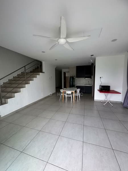 Servis Apartment untuk Dijual di Laguna Residences - Loh KC - Living Room - PropertyGuru.com.my