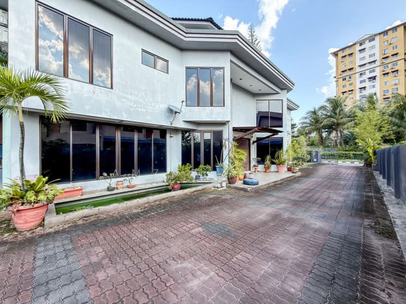Rumah Banglo untuk Dijual di Taman Kanagapuram (Petaling Jaya) - Amzar Faiz - PropertyGuru.com.my