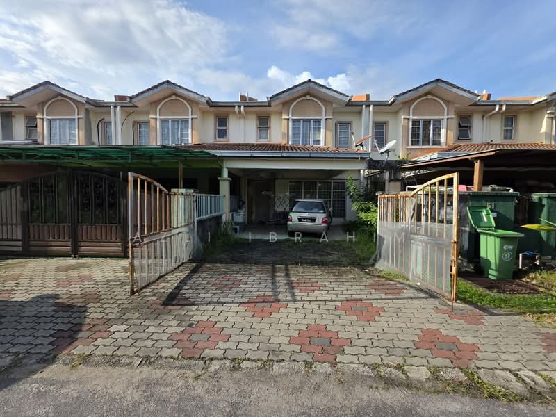 2-storey Terraced House for Sale in Taman Sutera (Kajang) - Azli Ibrahim - Exterior - PropertyGuru.com.my