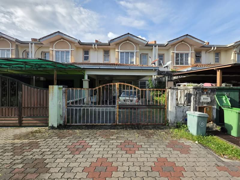 2-storey Terraced House for Sale in Taman Sutera (Kajang) - Azli Ibrahim - Exterior - PropertyGuru.com.my