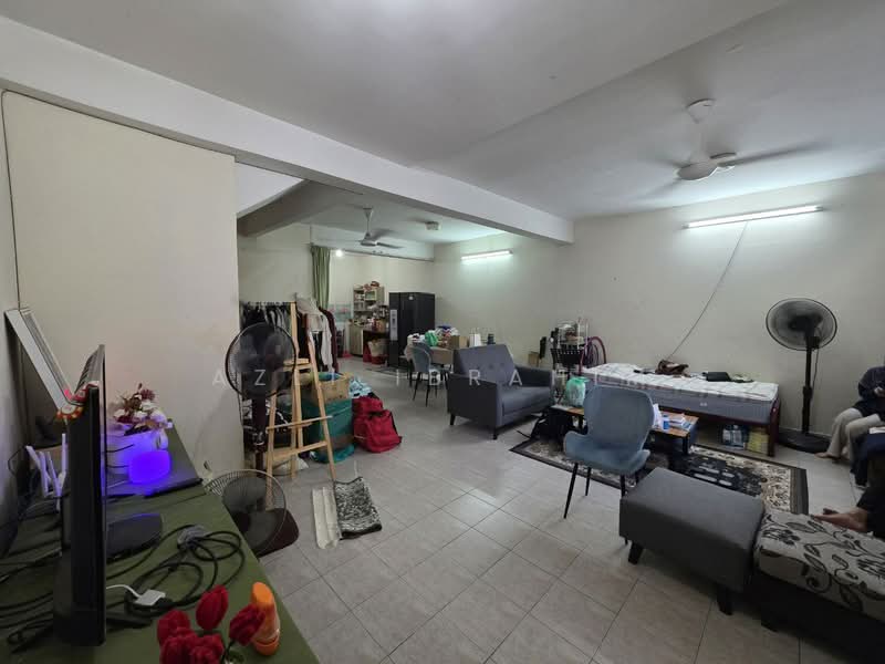 2-storey Terraced House for Sale in Taman Sutera (Kajang) - Azli Ibrahim - Living Room - PropertyGuru.com.my