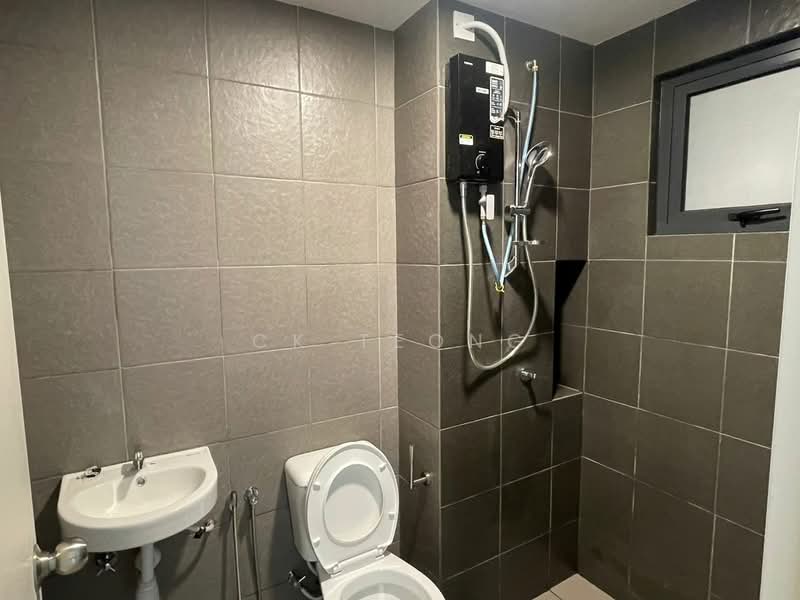Kondominium untuk Disewa di Sky Awani Residensi 4 - CK Teong - Bathroom - PropertyGuru.com.my