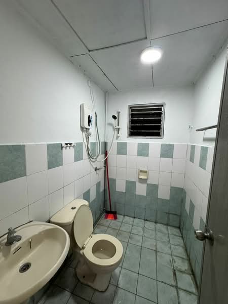Condominium for Rent at Cengal Condominium - Iris Lee - Bathroom - PropertyGuru.com.my