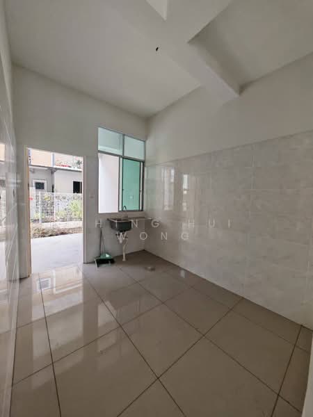 2-storey Terraced House for Sale in Sepanggar Kkip (Kota Kinabalu) - Ching Hui Wong - Kitchen - PropertyGuru.com.my