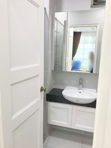 Kondominium untuk Dijual di PARC Regency (Residensi Masai) - Stella Chia - Bathroom - PropertyGuru.com.my