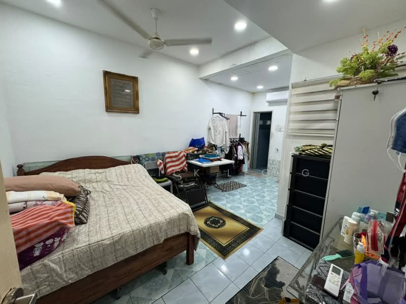 Rumah Teres 2 Tingkat untuk Dijual di Selayang (Selangor) - Patrick Leong - Bedroom - PropertyGuru.com.my
