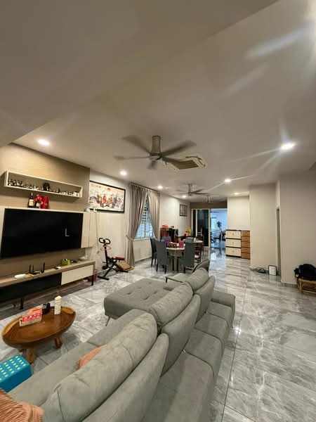 2-storey Terraced House for Sale in Kota Bayuemas (Klang) - Louis Chan - Living Room - PropertyGuru.com.my
