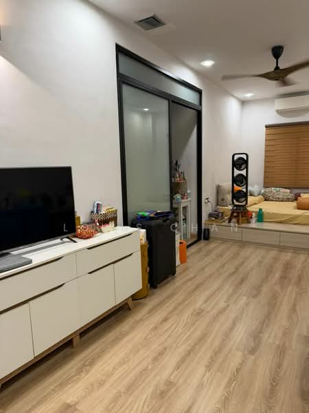 2-storey Terraced House for Sale in Kota Bayuemas (Klang) - Louis Chan - Living Room - PropertyGuru.com.my