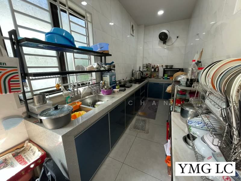 2-storey Terraced House for Sale in Kota Bayuemas (Klang) - Louis Chan - Kitchen - PropertyGuru.com.my