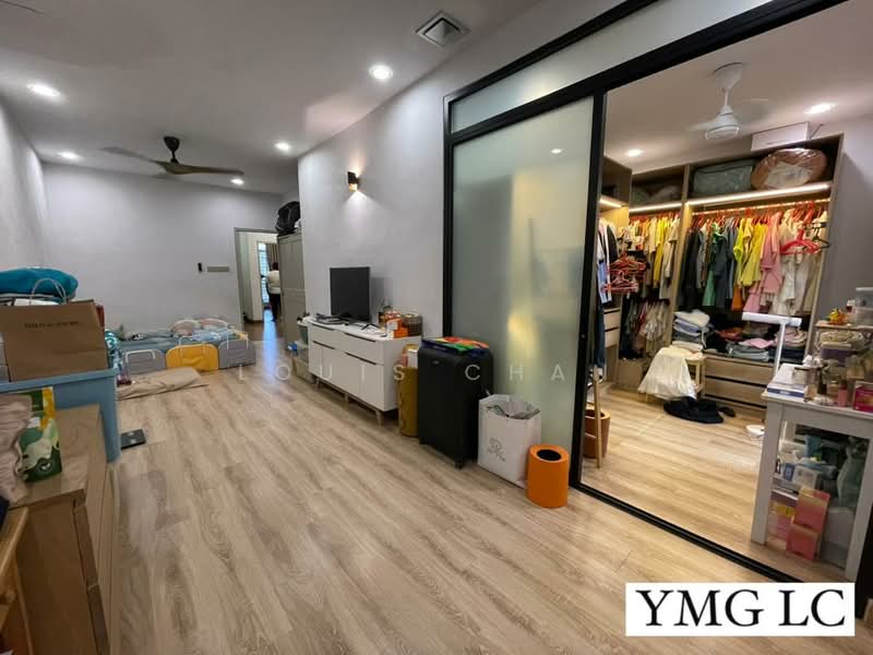 2-storey Terraced House for Sale in Kota Bayuemas (Klang) - Louis Chan - Living Room - PropertyGuru.com.my