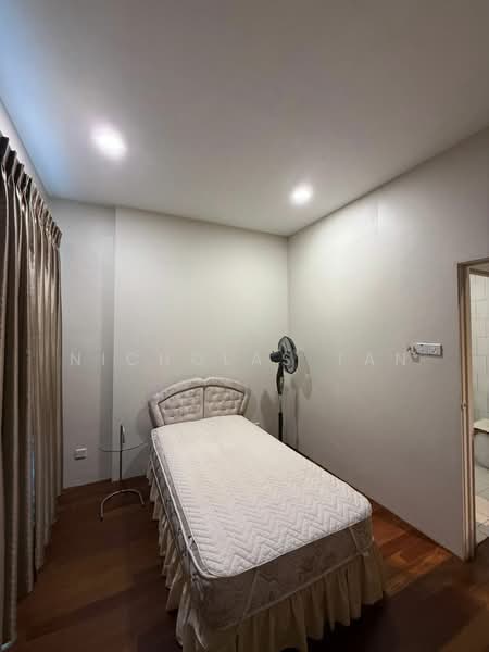 Rumah Teres 3 Tingkat untuk Dijual di Academia Lane (Samarahan) - Nicholas Tan - PropertyGuru.com.my