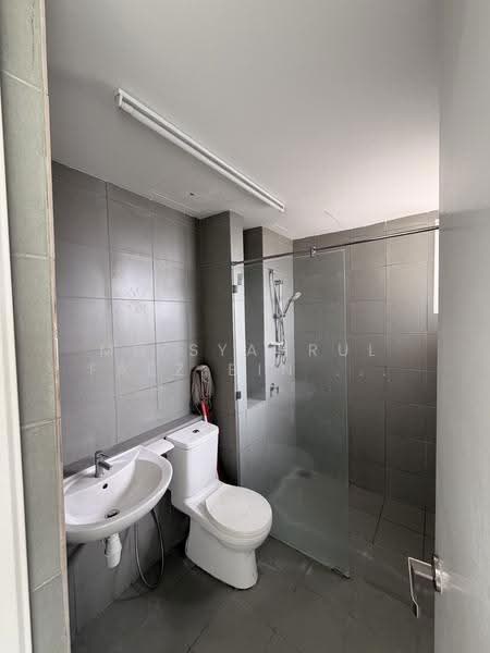 Condominium for Sale at Vision Residence (V'Residence) - Md Syahrul Faez Bin Manan - Bathroom - PropertyGuru.com.my