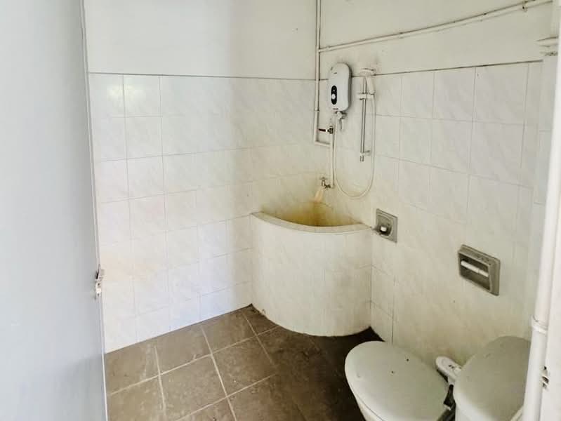 Rumah Teres 1 Tingkat untuk Dijual di Tanjung Tokong (Penang) - KV LOO - Bathroom - PropertyGuru.com.my