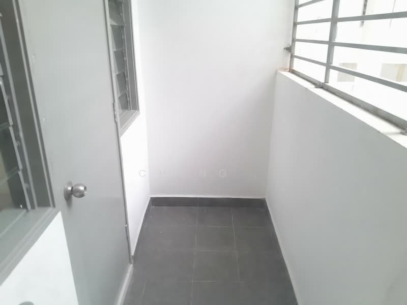 Apartment for Rent at Gapura Bayu - Chong . - Balcony - PropertyGuru.com.my