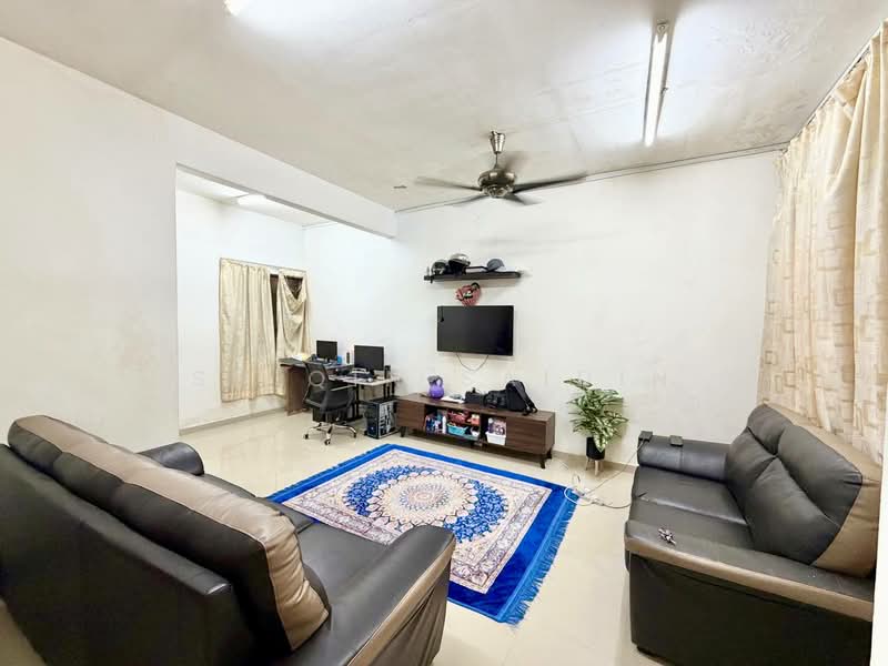2-storey Terraced House for Sale in Bandar Puncak Alam (Puncak Alam) - Shiqin Saidin - Living Room - PropertyGuru.com.my