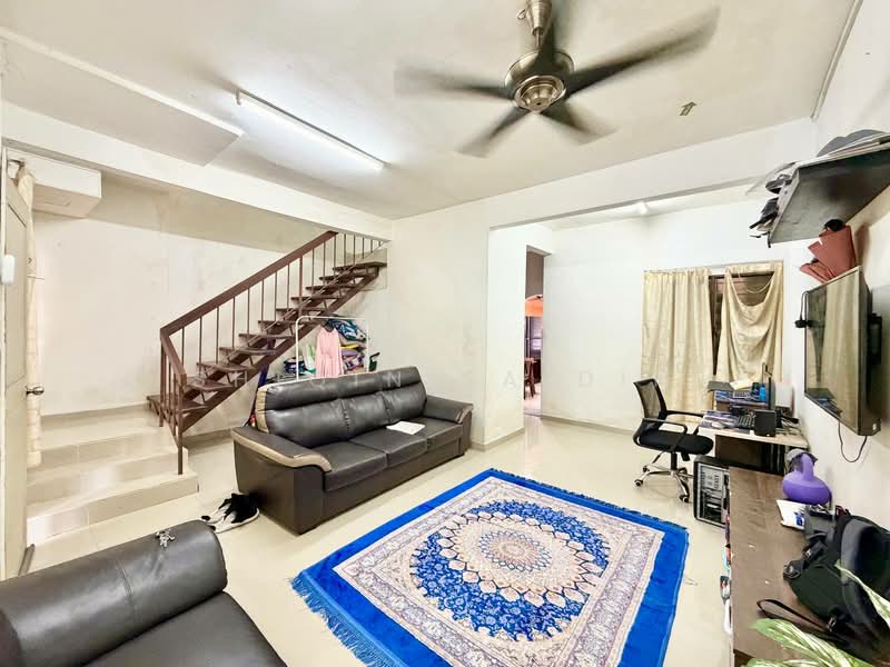 2-storey Terraced House for Sale in Bandar Puncak Alam (Puncak Alam) - Shiqin Saidin - Living Room - PropertyGuru.com.my