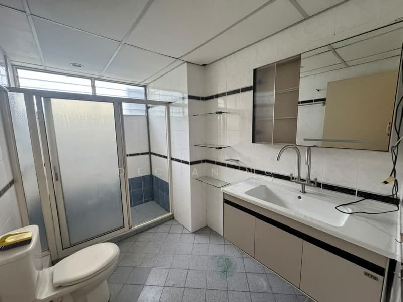 Kondominium untuk Disewa di Twin Towers - Declan Ng - Bathroom - PropertyGuru.com.my