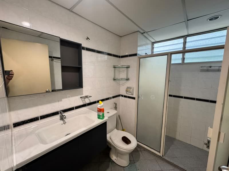 Kondominium untuk Disewa di Twin Towers - Declan Ng - Bathroom - PropertyGuru.com.my